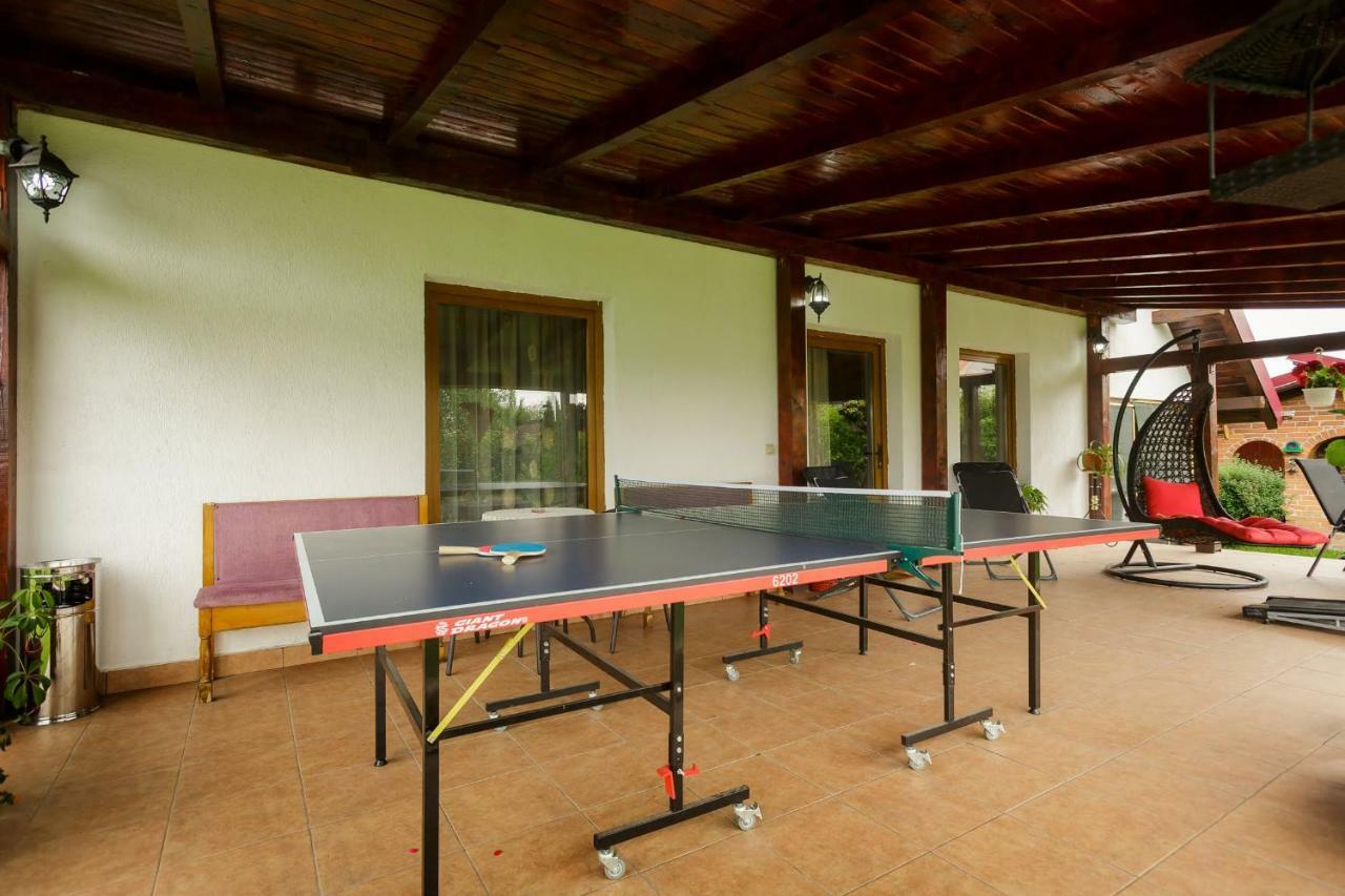 Casa Florilor Hotel Curtea De Arges Ngoại thất bức ảnh