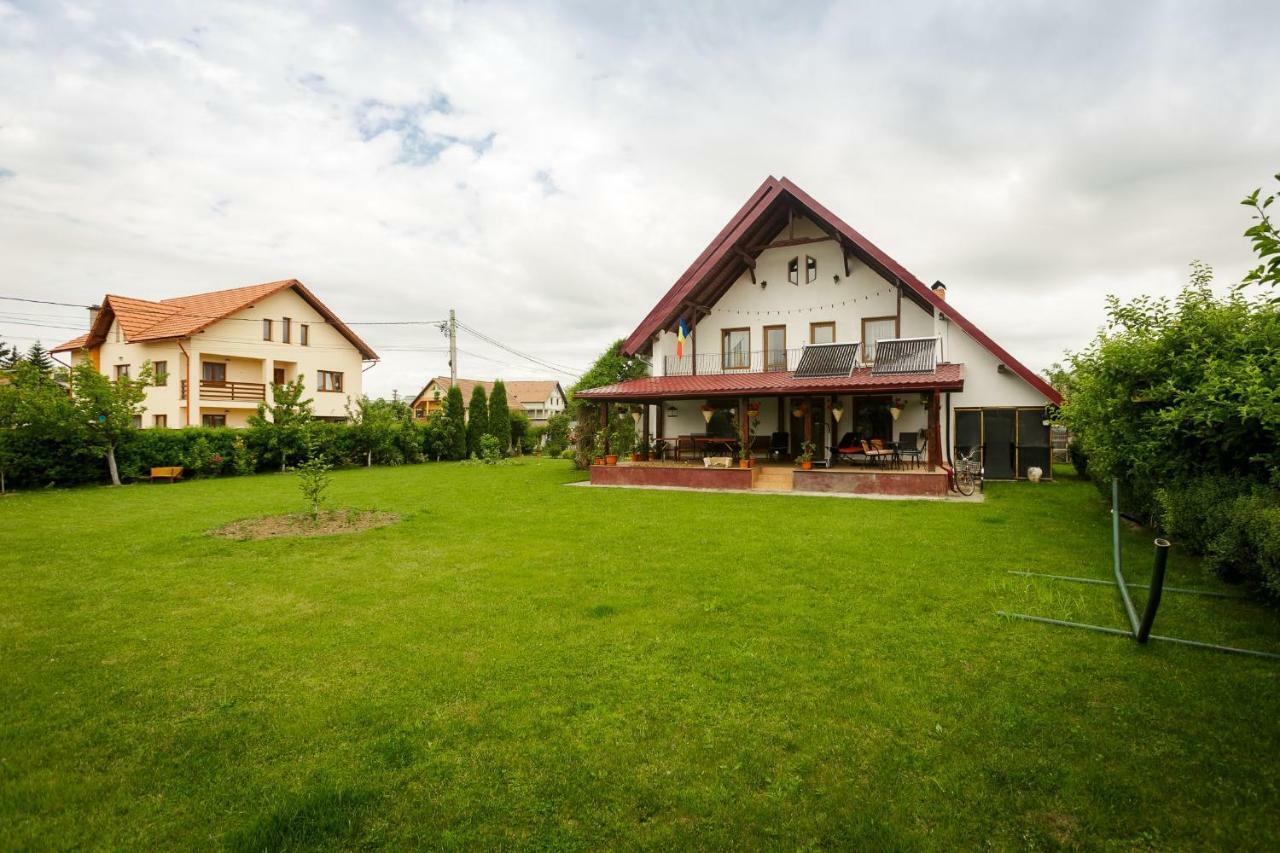 Casa Florilor Hotel Curtea De Arges Ngoại thất bức ảnh